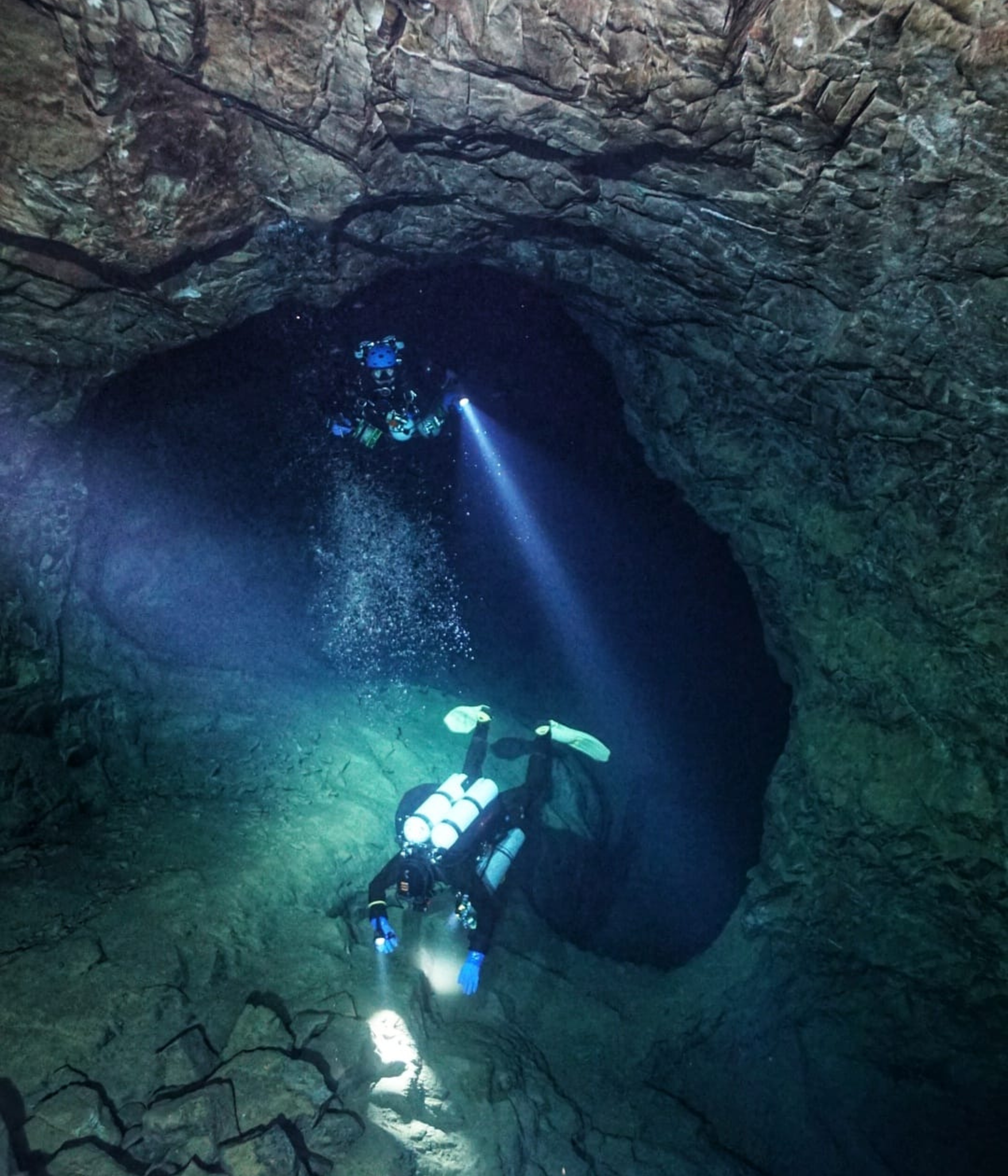 Cave diver nurkowanie jaskiniowe
